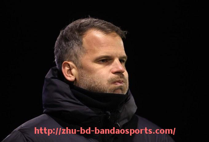 半岛体育-火箭队与凯尔特人队历史交锋回顾