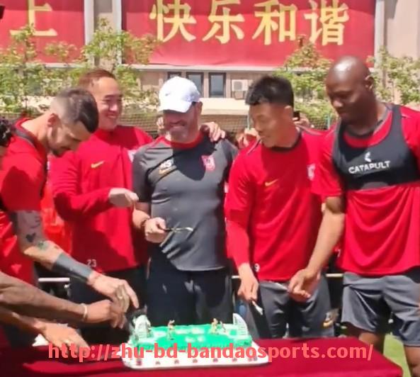 半岛体育-世俱杯比赛气氛营造，打造激情四射的赛场环境